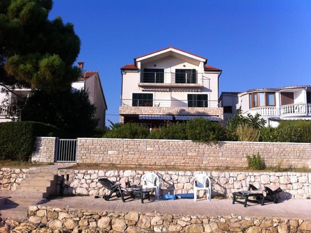 Apartments Pisacic بيبينيا المظهر الخارجي الصورة