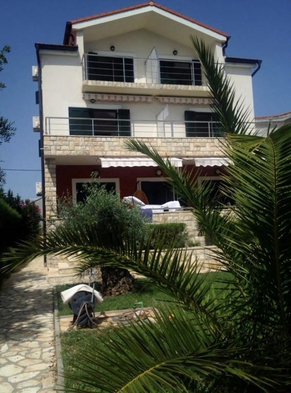 Apartments Pisacic بيبينيا المظهر الخارجي الصورة